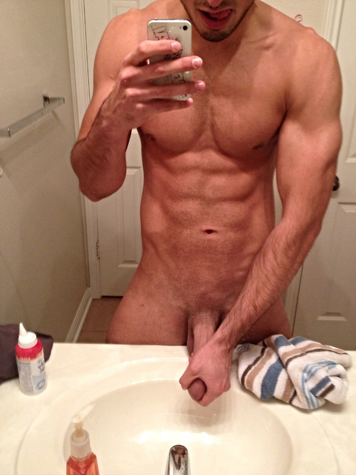 Muscle Man Nude Selfie Mega Porn Pics