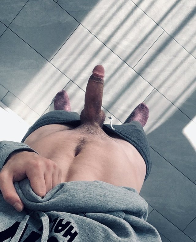 My cock is always hot and hard - Amateur Straight Guys Naked