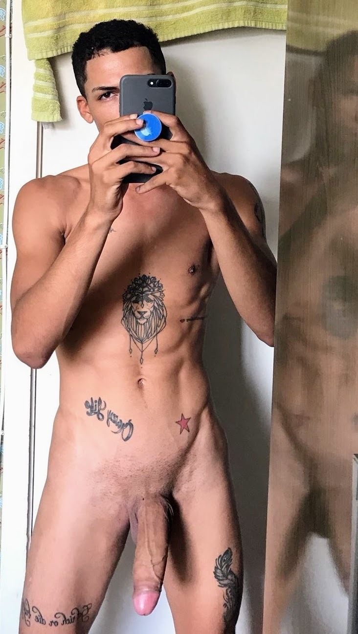 732px x 1297px - Straight Men Tattoo Naked Pics Videos - Guystricked.com