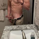 Straight muscle mirror selfie