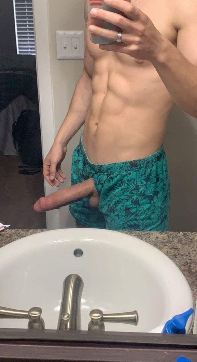  Any girls need a stretch? Pm me