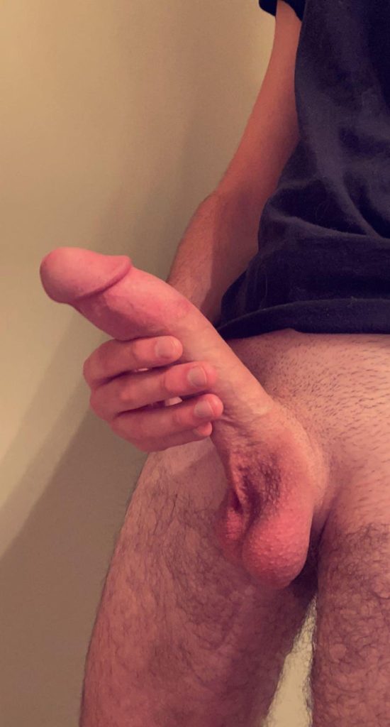 19 years old with a massive cock 😈